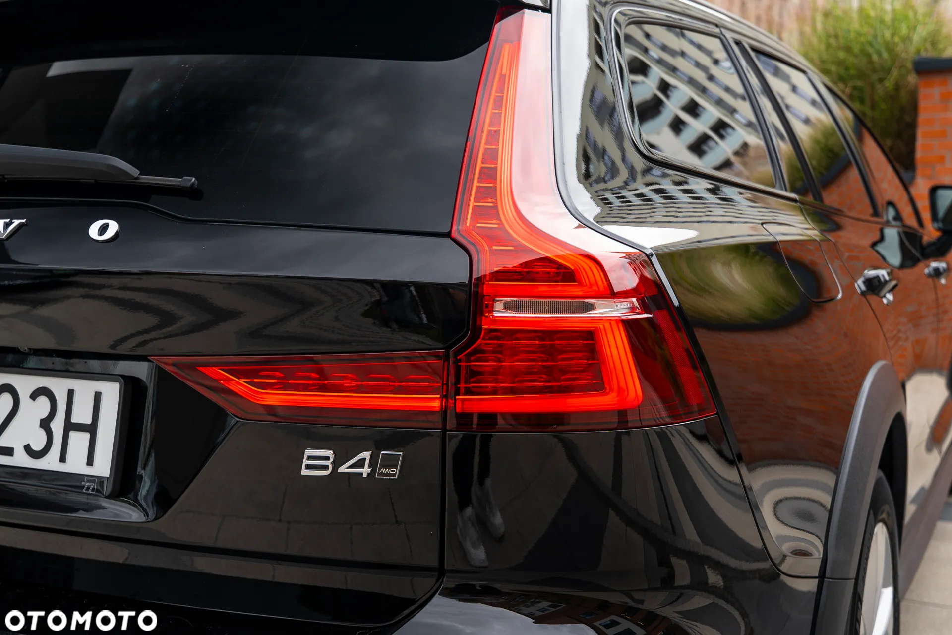 Volvo V60 Cross Country B4 D AWD Geartronic - 23