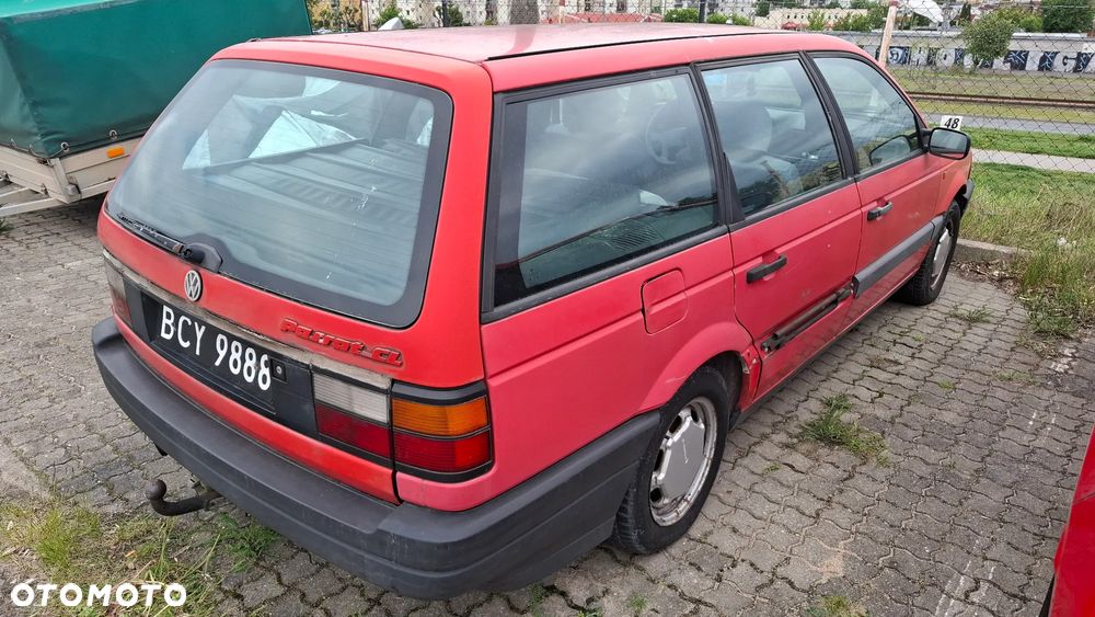 Volkswagen Passat 1.6 TD CL - 4