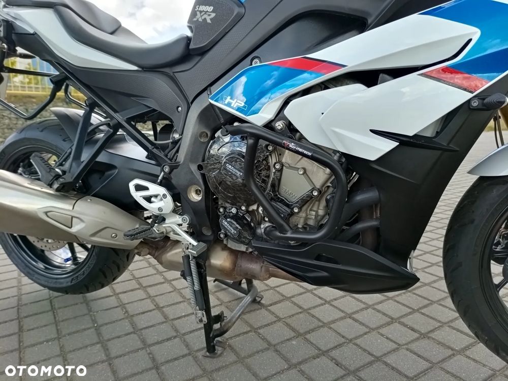 BMW XR - 18