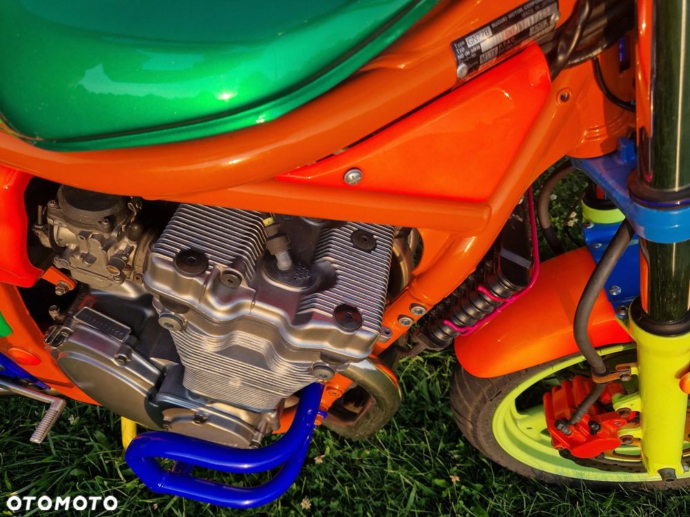 Suzuki GS - 19