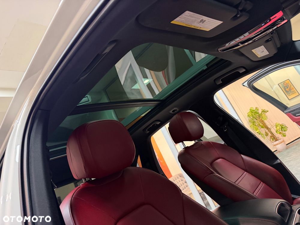 Porsche Cayenne Platinum Edition - 30