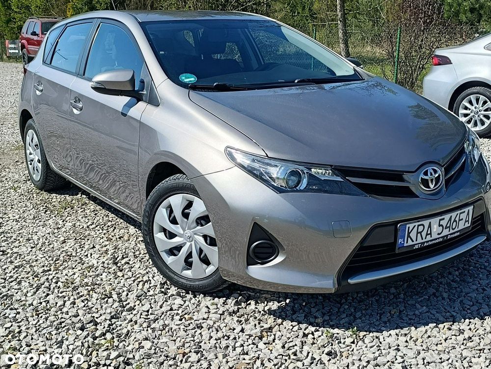 Toyota Auris - 12