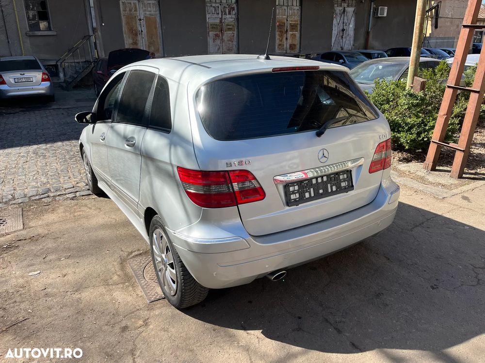 Dezmembrez Mercedes Benz B class W245 B180 B200 CDI cutie manuala 2007 argintiu gri - 8