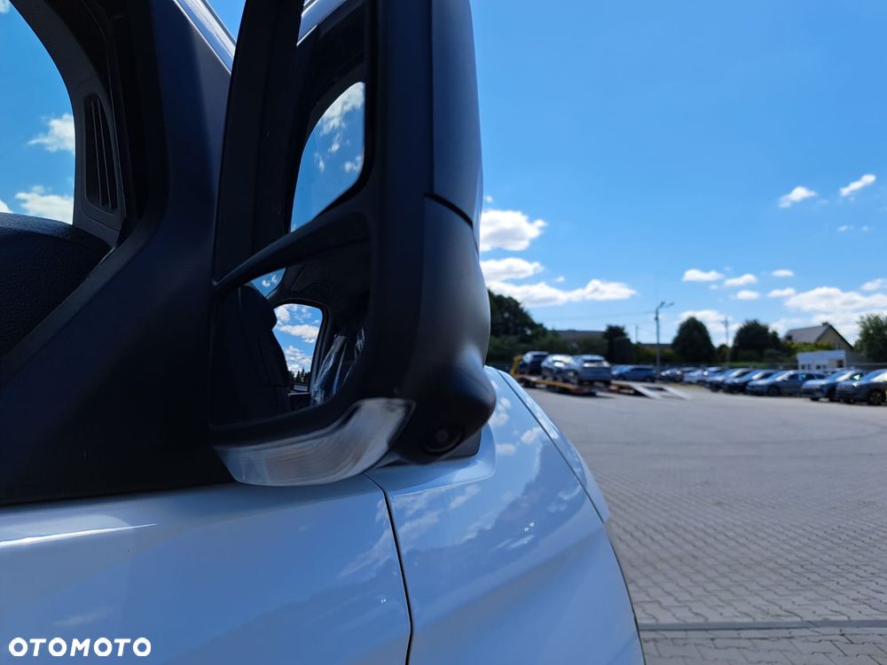 Volkswagen T7 Furgon - 15