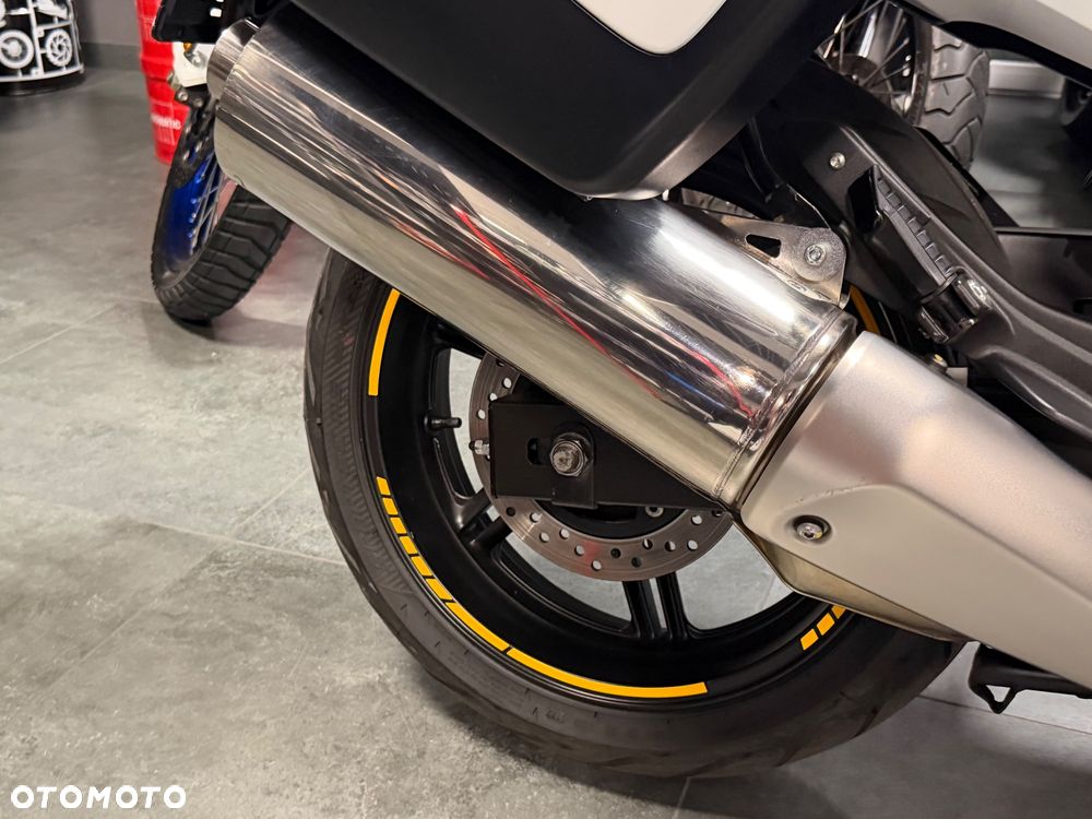 Honda CBF - 15