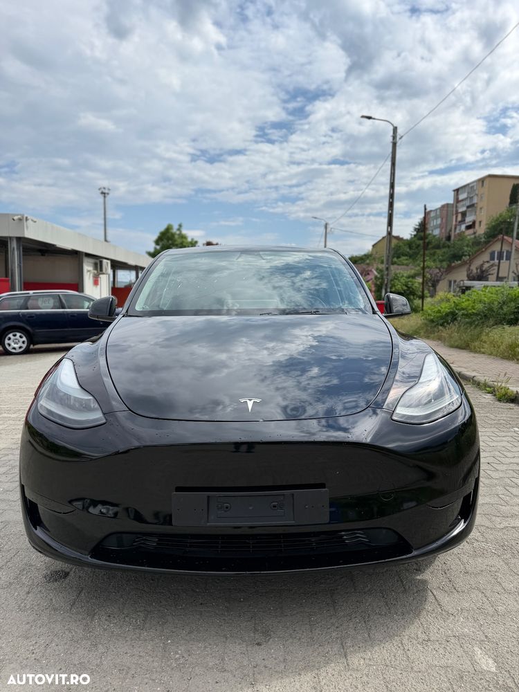 Tesla Model Y - 2