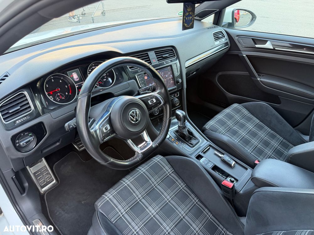 Volkswagen Golf 2.0 TDI DSG GTD - 12