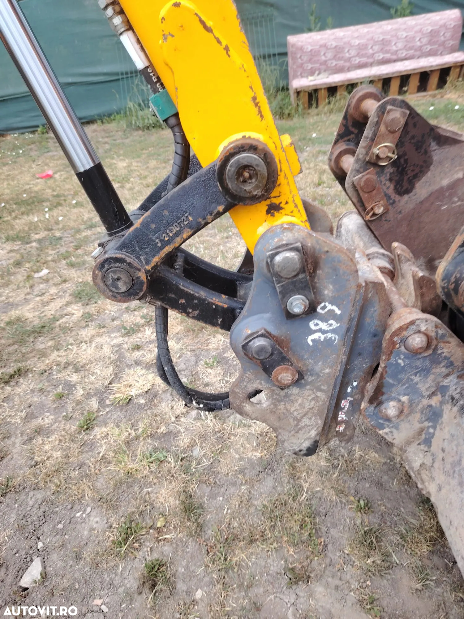 JCB 8026 - 23