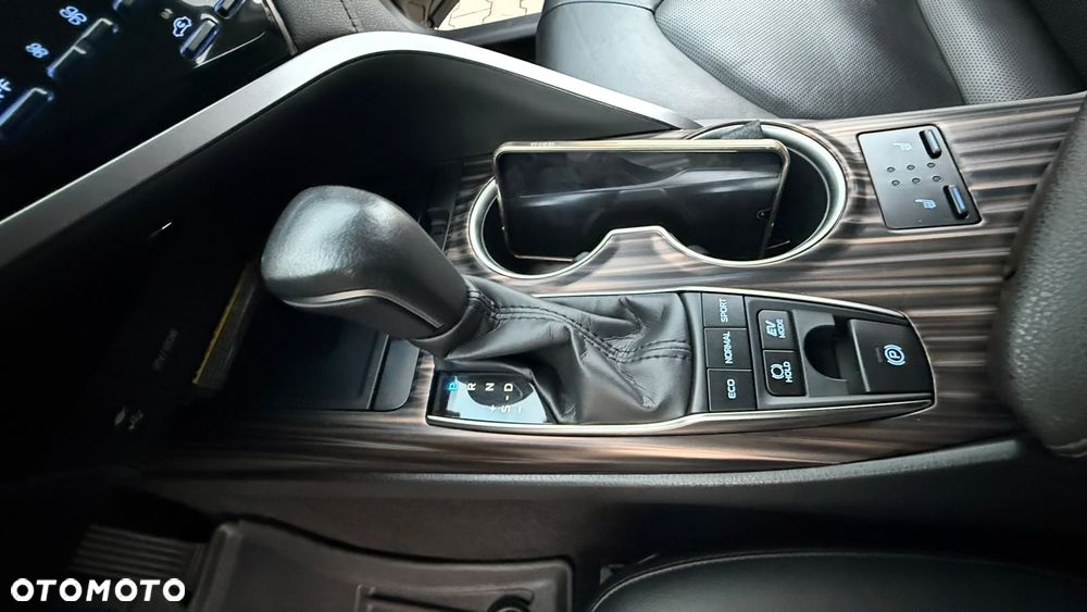 Toyota Camry - 27