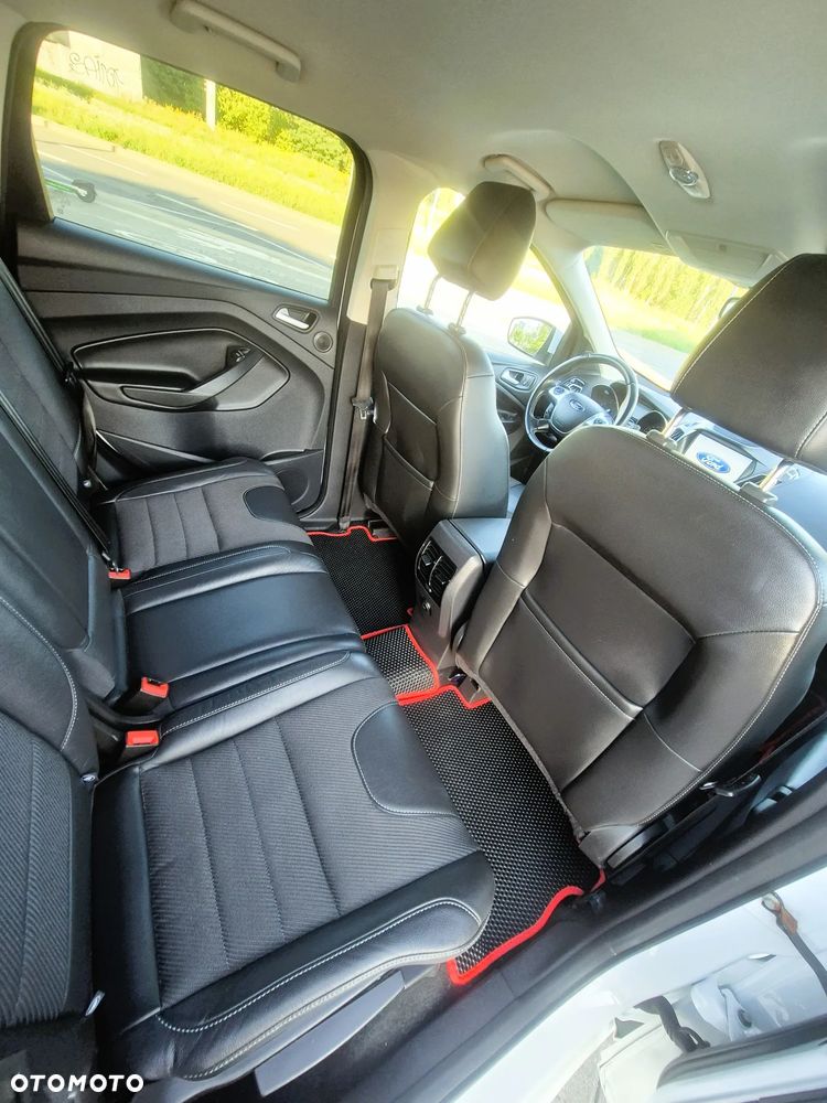 Ford Kuga 1.5 EcoBoost 2x4 Titanium - 22