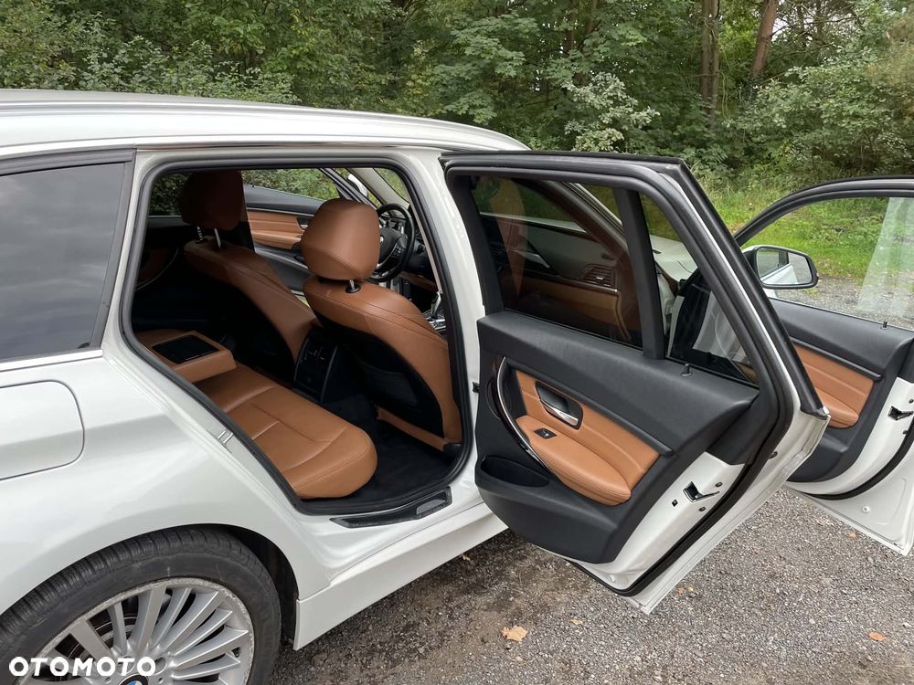 BMW Seria 3 330d Luxury Line - 16