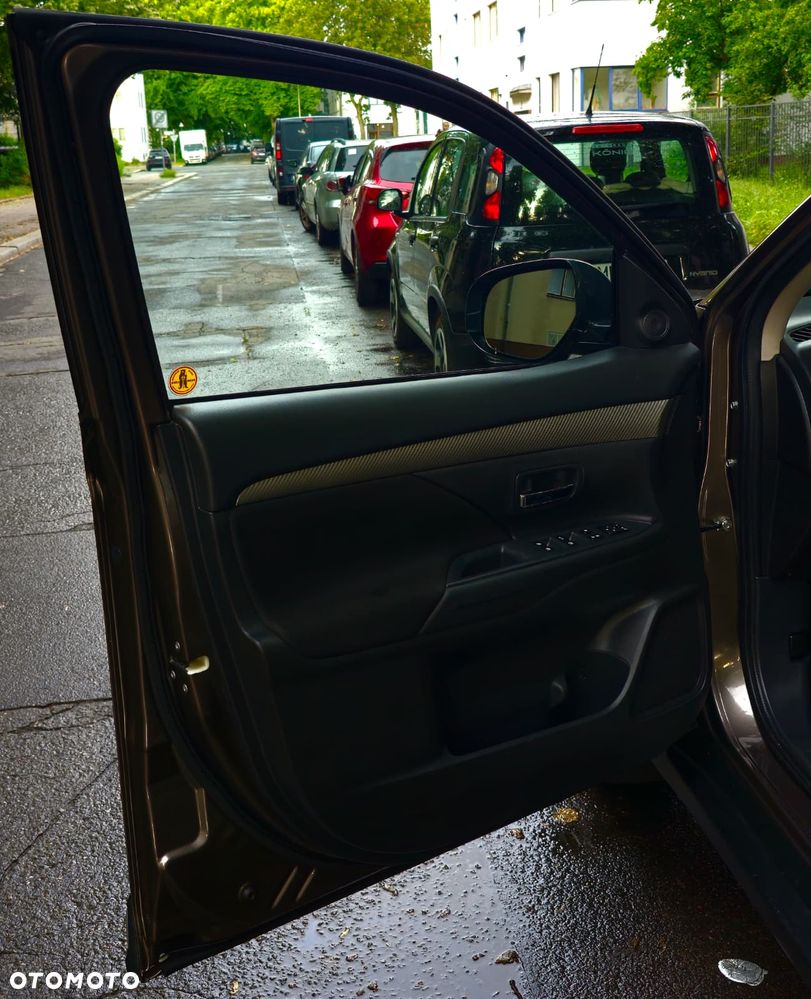 Mitsubishi Outlander 2.0 4WD CVT Edition+ - 21