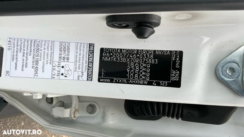 Toyota C-HR 1.8 HSD 122 CP 4x2 CVT Core - 35