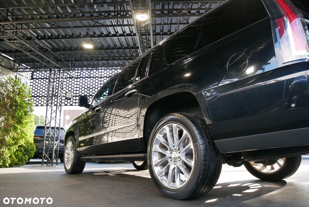 Cadillac Escalade 6.2 V8 ESV Platinum - 34