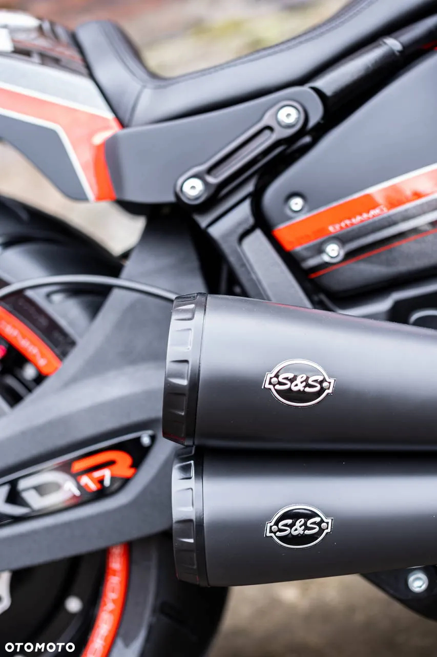 Harley-Davidson Softail FXDR - 18