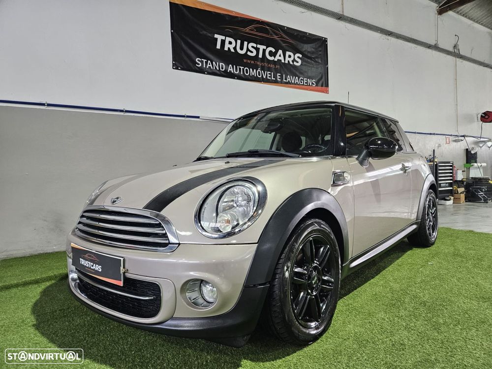MINI 3 Portas Cooper D - 1
