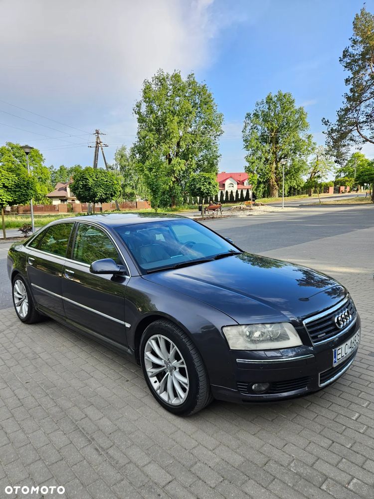 Audi A8 4.2 Quattro - 1