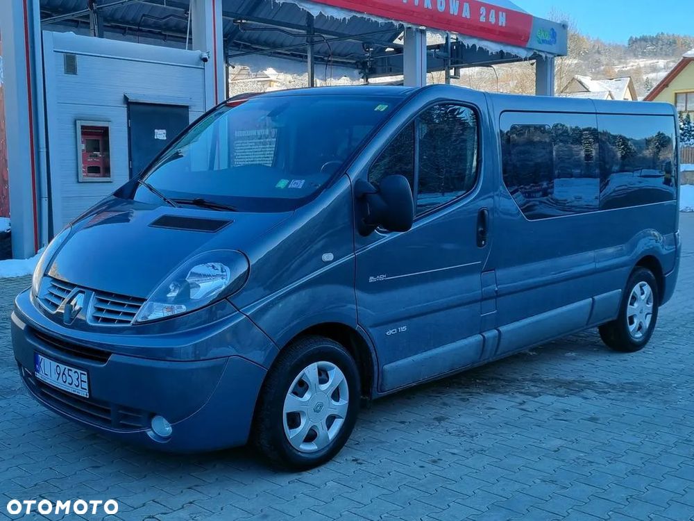 Renault Trafic Grand Passenger Black Edition - 2
