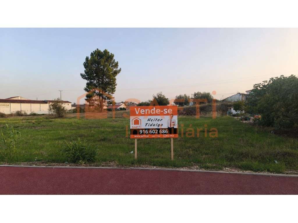 Terreno Urbano com 2056 m2 | Possibilidade de Divisão | Excelente L... - Grande imagem: 4/5