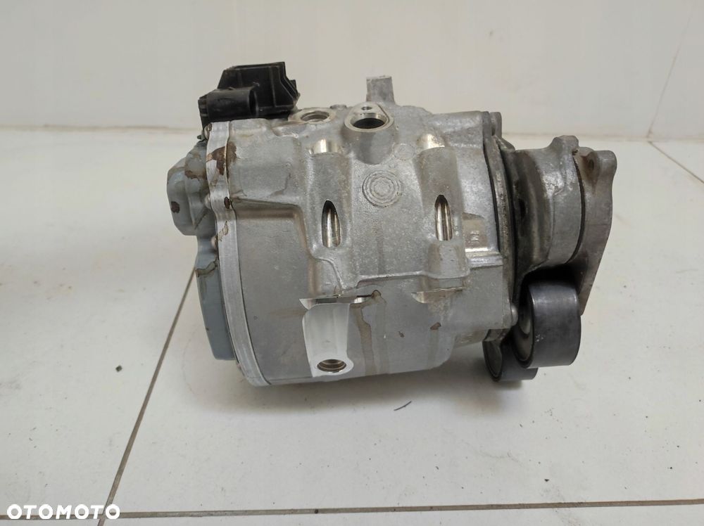 alternator napinacz paska komplet audi a6 rs6 c8 4.0 tfsi - 5