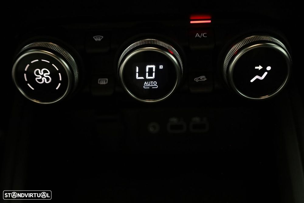 Mitsubishi Colt 1.0 MPI-T Launch Edition - 12