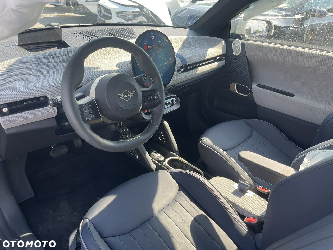 MINI Cooper E Essential Trim - 7