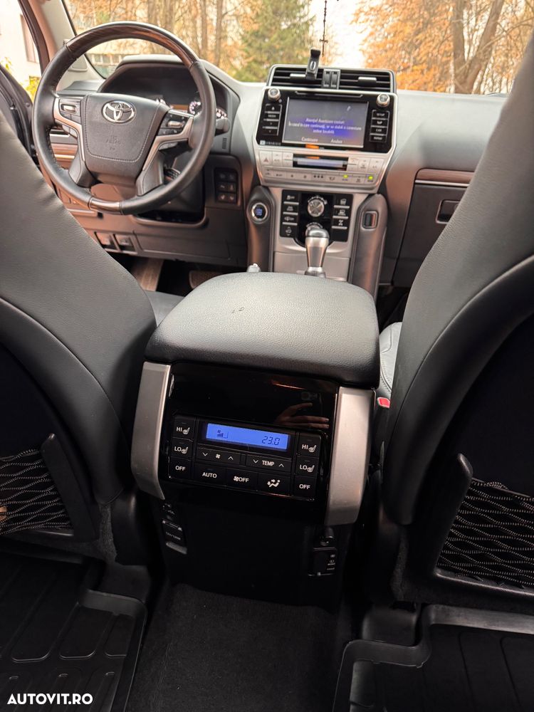 Toyota Land Cruiser 2.8l Turbo D-4D A/T Luxury - 12