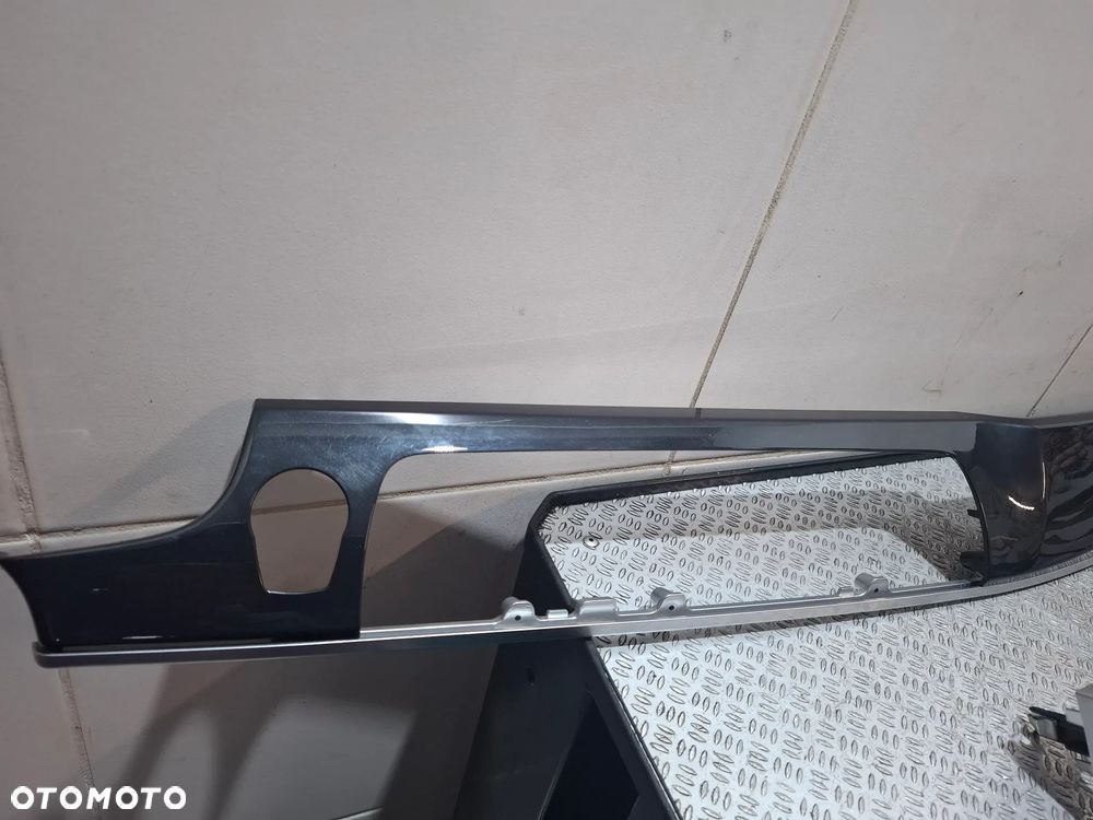 Listwy osłony dekory deski rozdzielczej BMW F10 rok 2012 nr 9166644 i nr 9166649 - 3