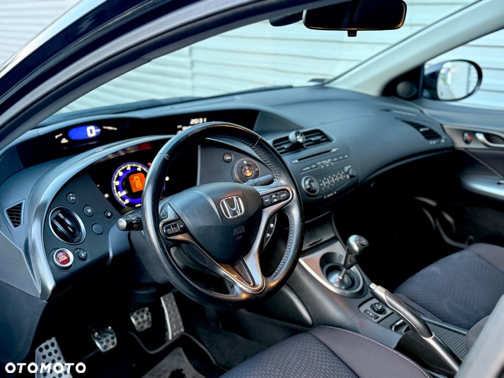Honda Civic 1.8 Sport - 11