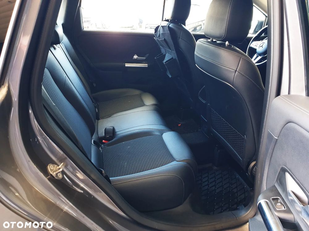 Mercedes-Benz Klasa B 180 d Progressive 8G-DCT - 17