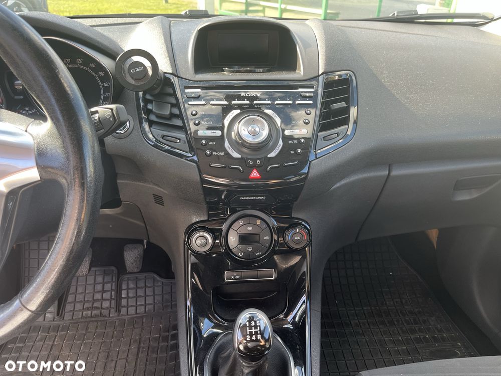 Ford Fiesta - 8