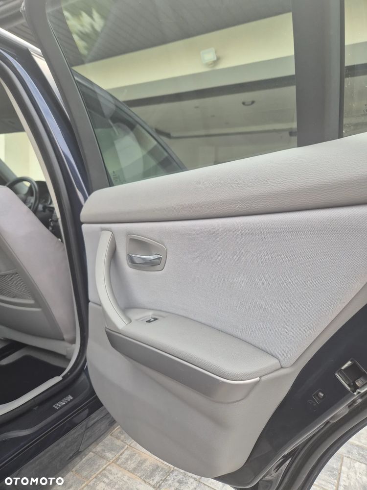 BMW Seria 3 - 32