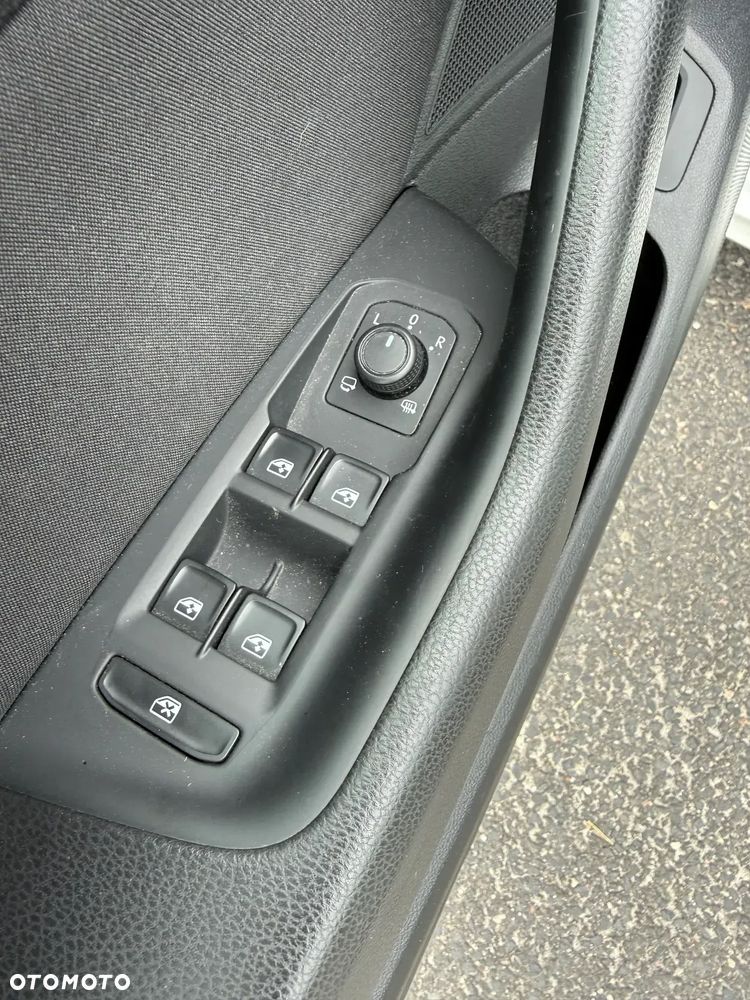 Volkswagen Passat 2.0 TDI Business DSG - 18