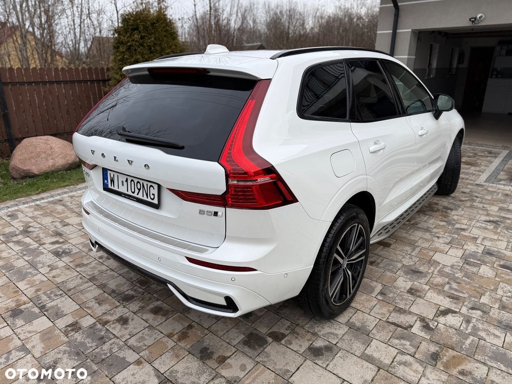 Volvo XC 60 B5 B AWD Ultimate Dark - 17