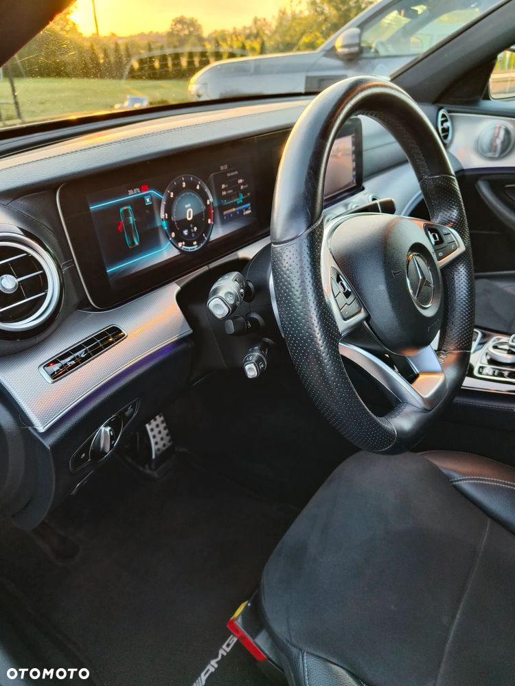 Mercedes-Benz Klasa E 220 d 4-Matic 9G-TRONIC - 3