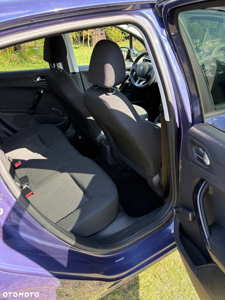 Peugeot 208 1.2 PureTech Style - 5