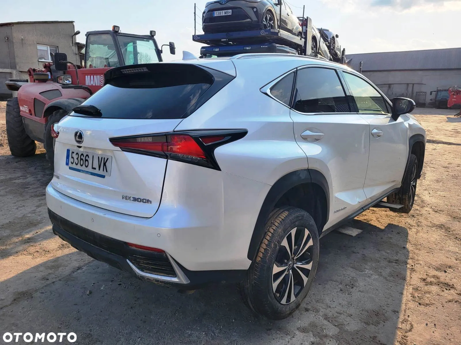Lexus NX 300h Elegance 2WD - 2
