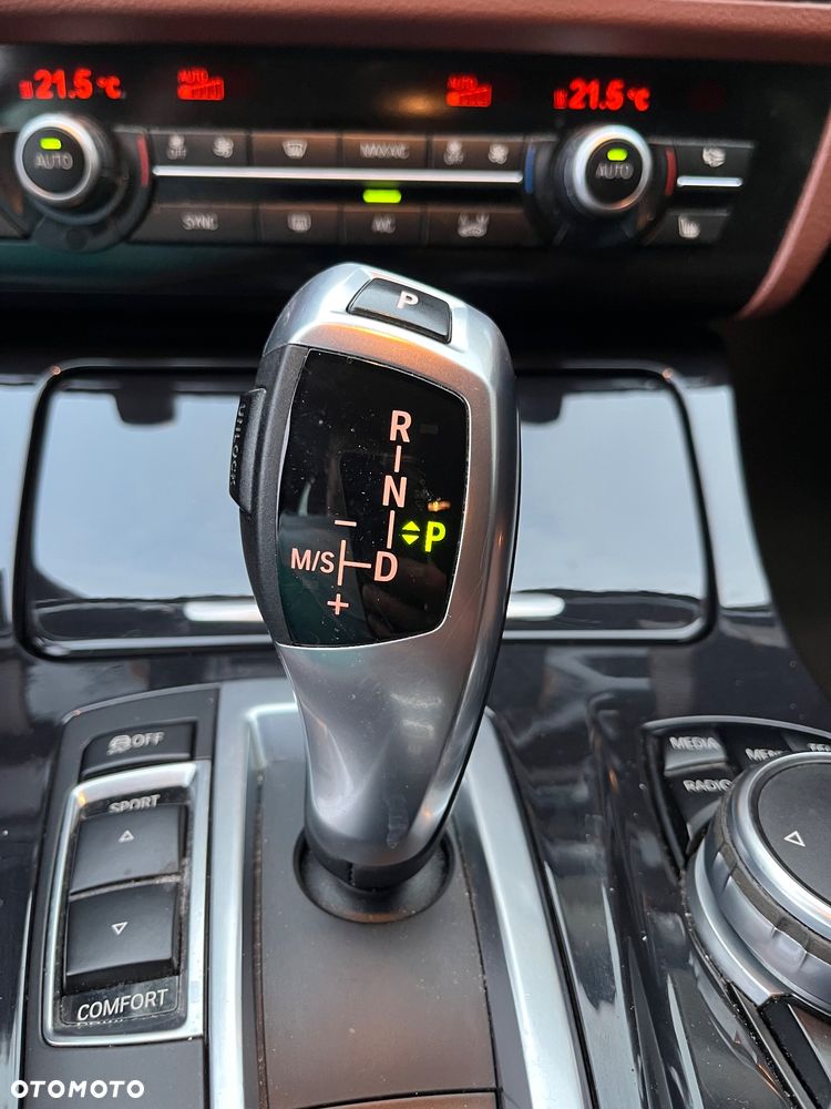 BMW Seria 5 530d xDrive Modern Line - 35
