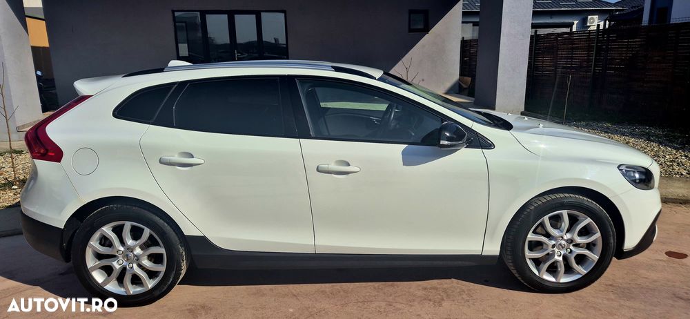 Volvo V40 D3 Momentum - 4