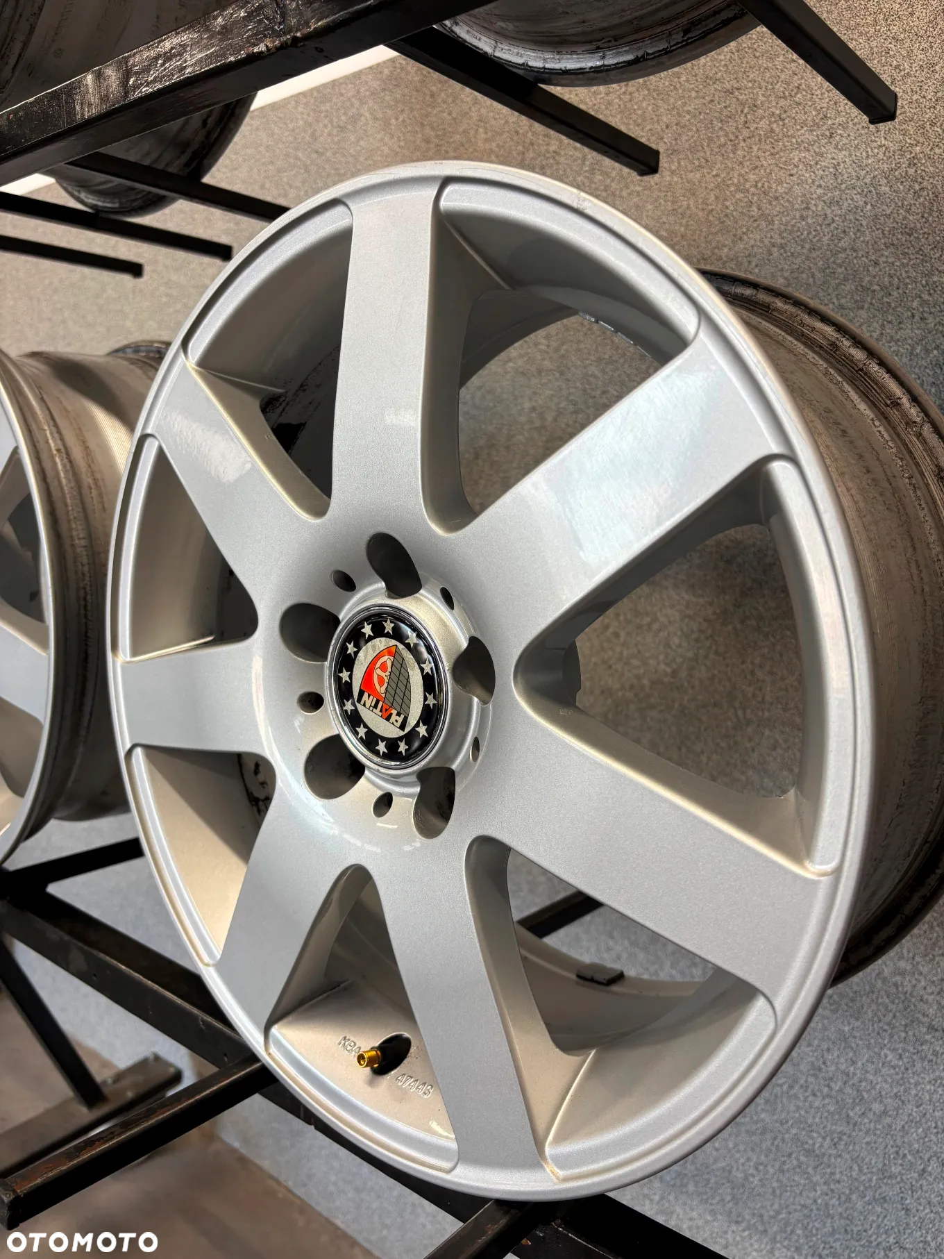 4 FELGI ALU. VW PASSAT,ARTEON,CADDY,SEAT LEON,SKODA OCTAVIA,MERCEDES KLASA C,E,COUPE 16'' 7J ET38 PLATIN - 13