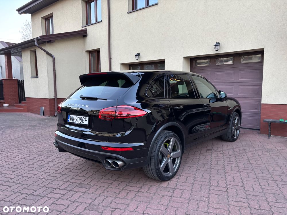 Porsche Cayenne ver-s-hybrid - 16