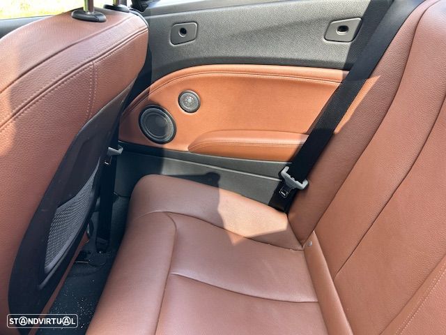 BMW 225 d Cabrio Pack M Auto - 43