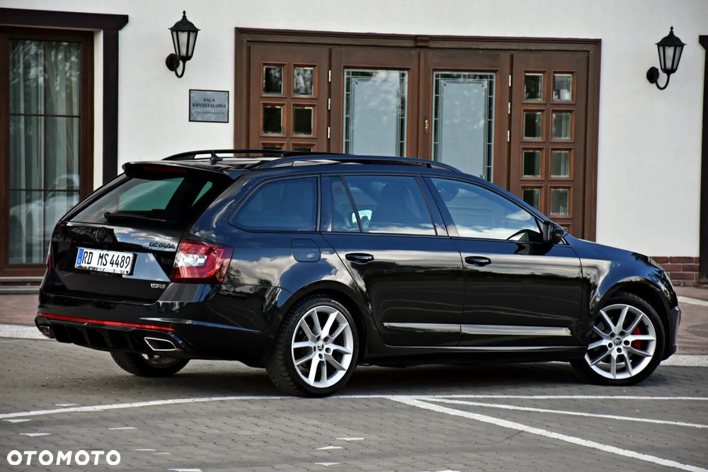 Skoda Octavia 2.0 TDI DSG RS - 23