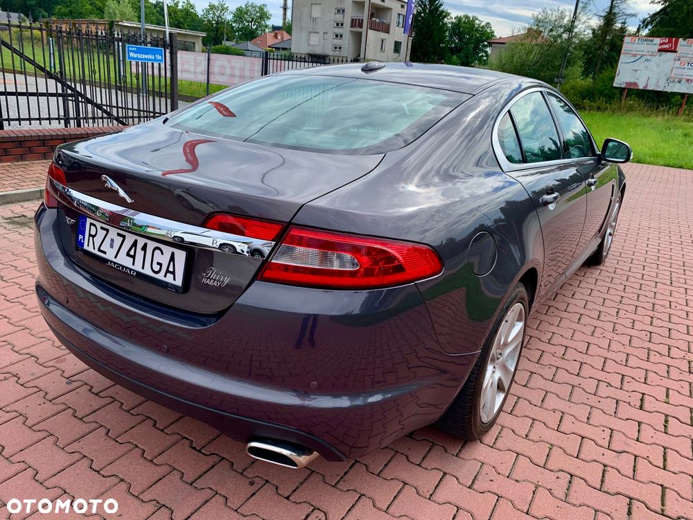 Jaguar XF 2.7 V6 Premium Luxury - 9