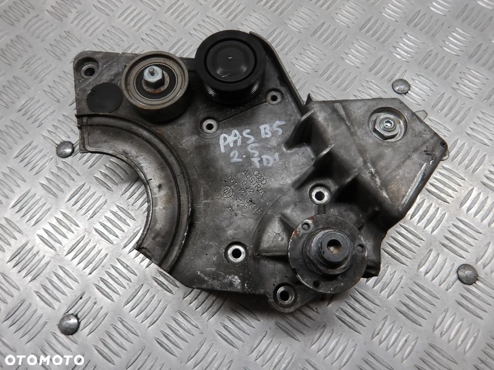 PASSAT B5 FL SEDAN 2.5 TDI 4MOTION ŁAPA MOCOWANIE WISKOZY 059121313F - 1