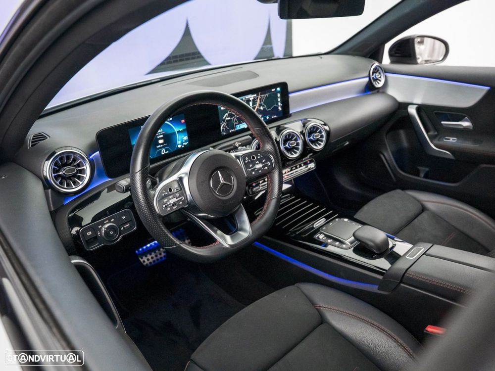 Mercedes-Benz A 250 e AMG Line - 13