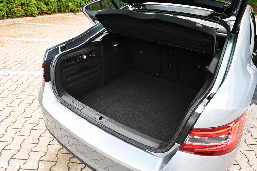 Skoda Superb 2.0 TDI DSG Premium Edition - 24