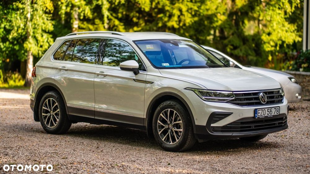 Volkswagen Tiguan - 1