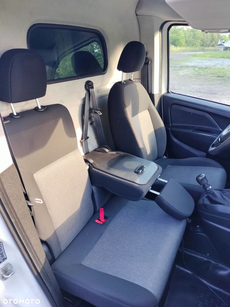Fiat DOBLO - 12