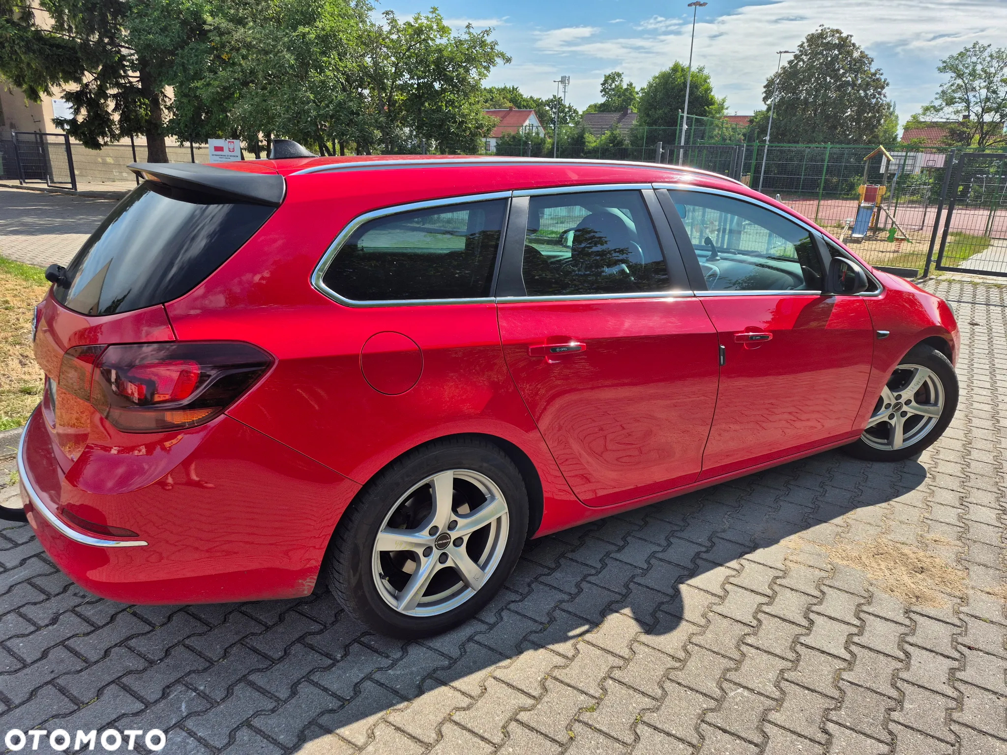 Opel Astra 2.0 CDTI DPF Sports Tourer Design Edition - 9